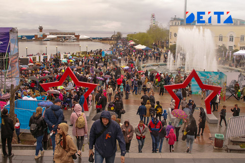 Фото-репортаж: Полоса препятствий и красный флаг над Рейхстагом: как отмечали праздник Победы во Владивостоке