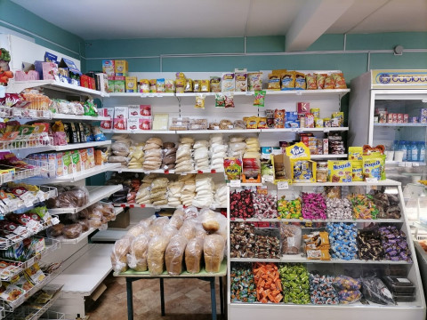 Фото-репортаж: Власти отчитались полными полками в чукотских магазинах