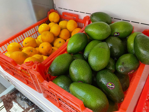 Фото-репортаж: Власти отчитались полными полками в чукотских магазинах