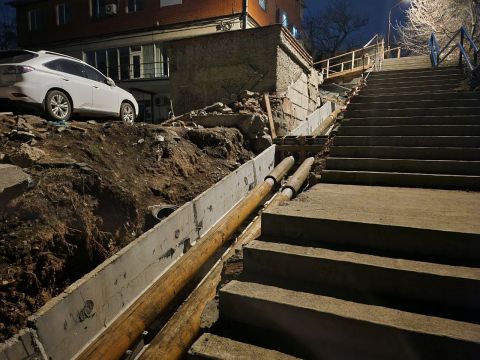 Фото-репортаж: Сроки восстановления дворов после ремонта теплотрасс во Владивостоке сорваны на два месяца
