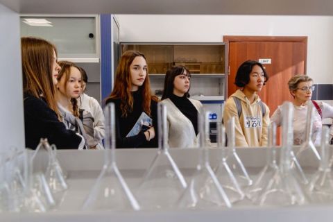 Фото-репортаж: НЗМУ готовит специалистов со школьной скамьи: в Находке проходит конкурс «Формула успеха»