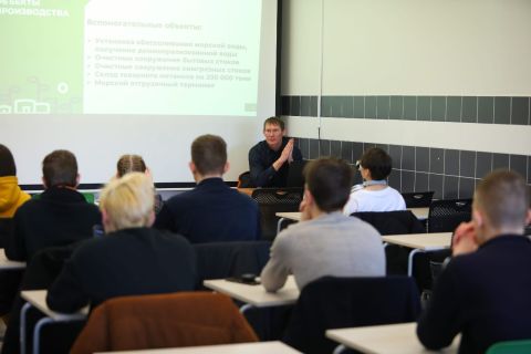 Фото-репортаж: НЗМУ знакомит будущих инженеров-химиков с практической стороной профессии