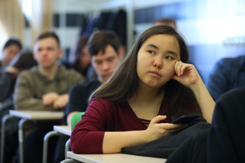 Фото-репортаж: НЗМУ знакомит будущих инженеров-химиков с практической стороной профессии