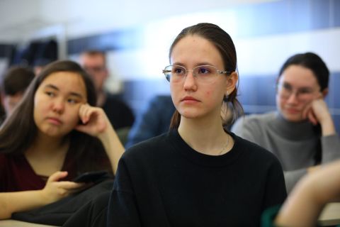 Фото-репортаж: НЗМУ знакомит будущих инженеров-химиков с практической стороной профессии