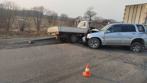 Фото-репортаж: Полиция и прокуратура расследуют ДТП с пятью пострадавшими на федеральной трассе "Уссури"