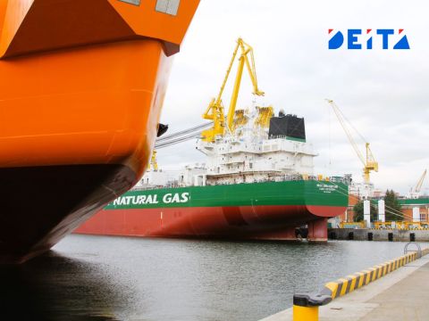 Фото-репортаж: «Звезда» ушла в космос: первые отечественные супертанкеры показали Путину на ВЭФ