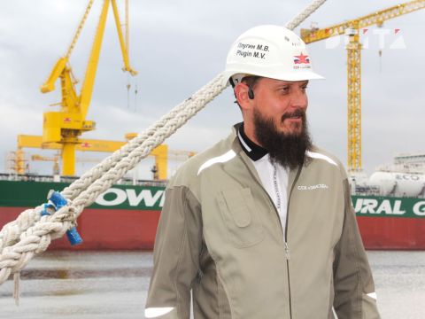 Фото-репортаж: «Звезда» ушла в космос: первые отечественные супертанкеры показали Путину на ВЭФ