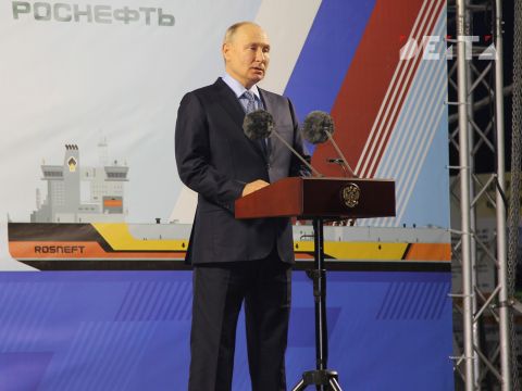 Фото-репортаж: «Звезда» ушла в космос: первые отечественные супертанкеры показали Путину на ВЭФ