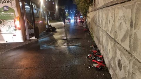 Фото-репортаж: Водитель автобуса насмерть сбил мотоциклиста во Владивостоке