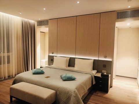 Фото-репортаж: Только для избранных: почем нынче «Родина» во Владивостоке