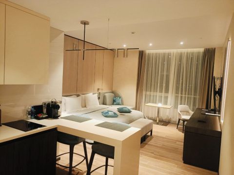 Фото-репортаж: Только для избранных: почем нынче «Родина» во Владивостоке