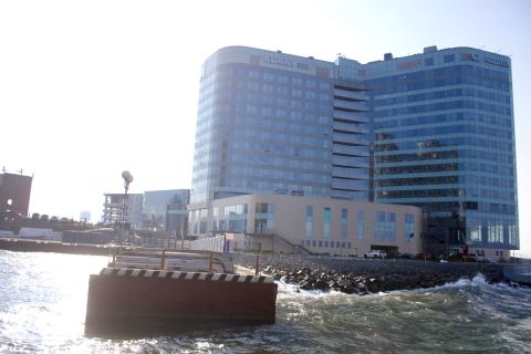 Фото-репортаж: Только для избранных: почем нынче «Родина» во Владивостоке