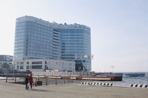 Фото-репортаж: Только для избранных: почем нынче «Родина» во Владивостоке