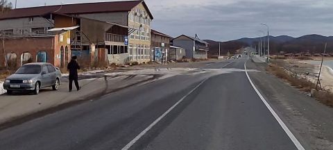 Фото-репортаж: Ледяные реки: смертельная опасность поджидает приморцев на дорогах