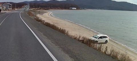 Фото-репортаж: Ледяные реки: смертельная опасность поджидает приморцев на дорогах