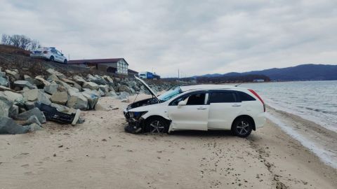 Фото-репортаж: Ледяные реки: смертельная опасность поджидает приморцев на дорогах