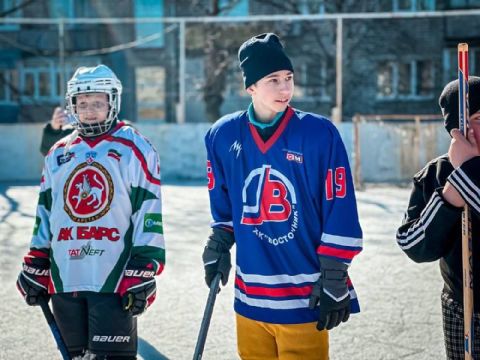 Фото-репортаж: Летом в бутсах, зимой на коньках: юные футболисты разыграли кубок НЗМУ