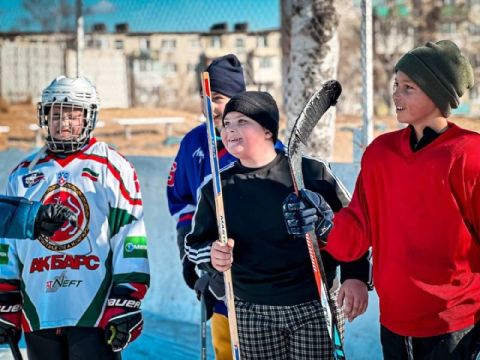 Фото-репортаж: Летом в бутсах, зимой на коньках: юные футболисты разыграли кубок НЗМУ