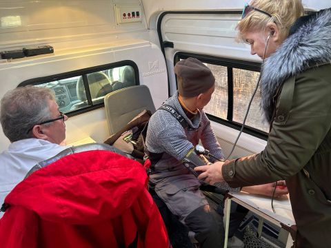 Фото-репортаж: «Уставшие, но трезвые»: полицейские и наркологи занялись рыбаками на Сахалине