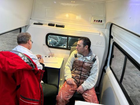 Фото-репортаж: «Уставшие, но трезвые»: полицейские и наркологи занялись рыбаками на Сахалине