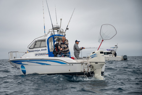 Фото-репортаж: Азарт, выдержка и богатые уловы: рыбаки-любители Приморья сразились в открытом море