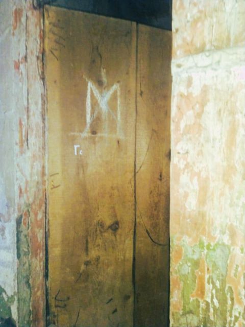 Фото-репортаж: Битва за исторический туалет развернулась в центре Владивостока