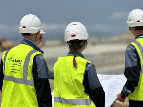 Фото-репортаж: НЗМУ обеспечивает работой молодежь Приморья