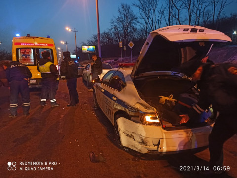 Фото-репортаж: В пригороде Владивостока насмерть сбили сотрудника ГИБДД