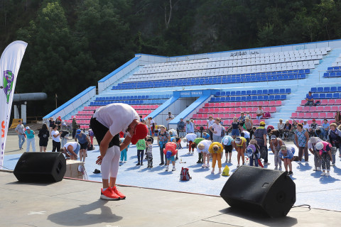 Фото-репортаж: День физкультурника во Владивостоке начался с «Зарядки чемпионов»