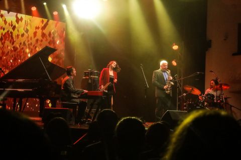 Фото-репортаж: Цыганский джаз собрал на фестивале полный зал друзей