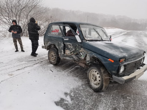 Фото-репортаж: Такси, фуры и отечественный автопром: приморцы бьются сегодня на дорогах
