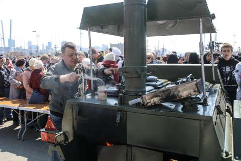 Фото-репортаж: Митинг-концерт «Za мир – без нацизма!» прошёл во Владивостоке