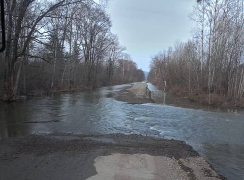 Фото-репортаж: Паводок поглотил часть дороги в Приморье