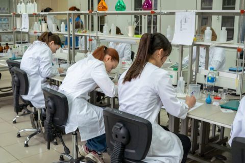 Фото-репортаж: Приморские школьники стали призерами всероссийской олимпиады Росхим