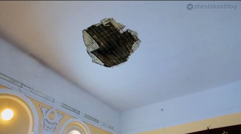 Фото-репортаж: Мэр приехал в аварийную школу во Владивостоке