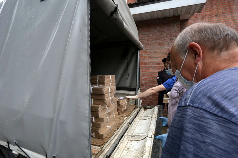 Фото-репортаж: Последние 443 тысячи бюллетеней для голосования поступили в ТИК Владивостока