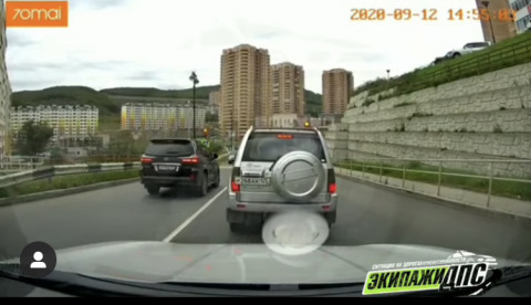 Фото-репортаж: Очередного автохама на «Лексусе» ловят во Владивостоке