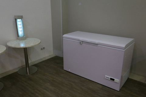 Фото-репортаж: И стар, и млад: вакцинация от COVID-19 объединила людей разных поколений