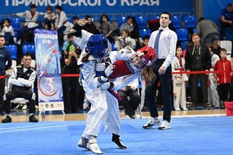 Фото-репортаж: Спортсмены «Восточника» трижды поднимались на пьедестал почета на турнире по тхэквондо во Владивостоке