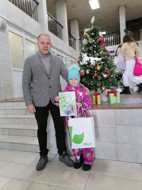 Фото-репортаж: Совет отцов Приморья поздравил победителей конкурса стихов