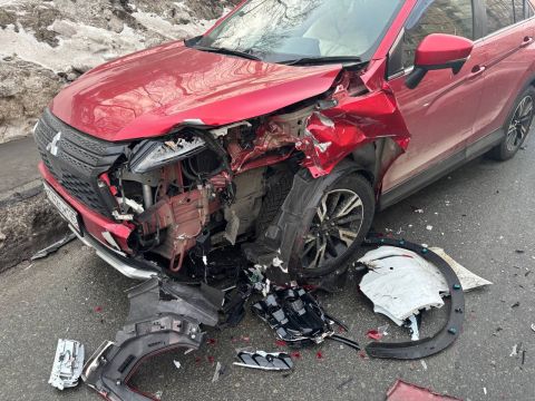 Фото-репортаж: Психиатрическая бригада скорой помощи отреагировала на ДТП во Владивостоке