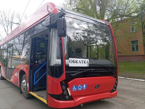 Фото-репортаж: Современный красавец: новый троллейбус обкатывают во Владивостоке