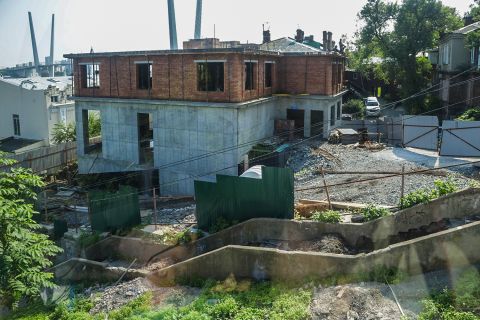 Фото-репортаж: Скандальная стройка лишила жителей лестницы