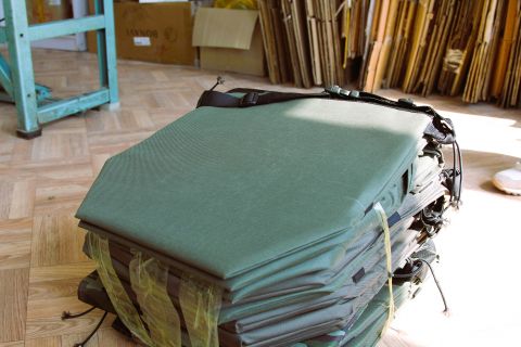 Фото-репортаж: Шьем для наших: как приморские волонтеры помогают фронту