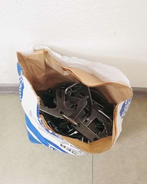 Фото-репортаж: Шьем для наших: как приморские волонтеры помогают фронту