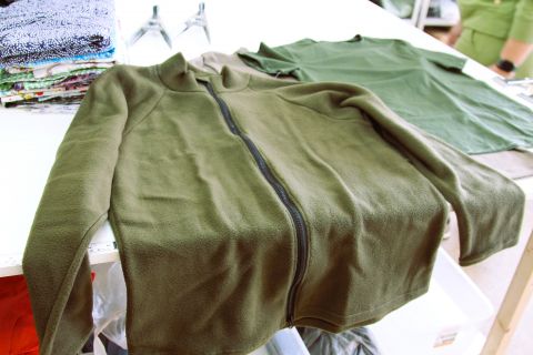 Фото-репортаж: Шьем для наших: как приморские волонтеры помогают фронту