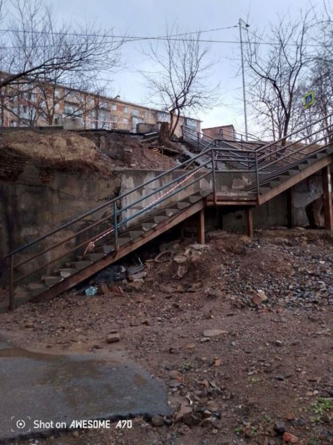 Фото-репортаж: Мэр Владивостока получил представление прокуратуры за длительное бездействие