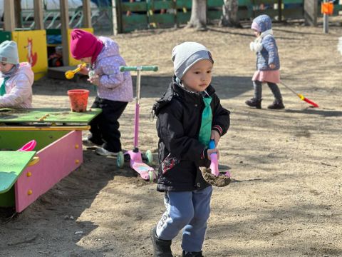 Фото-репортаж: Юные экологи НЗМУ провели свой первый взрослый субботник