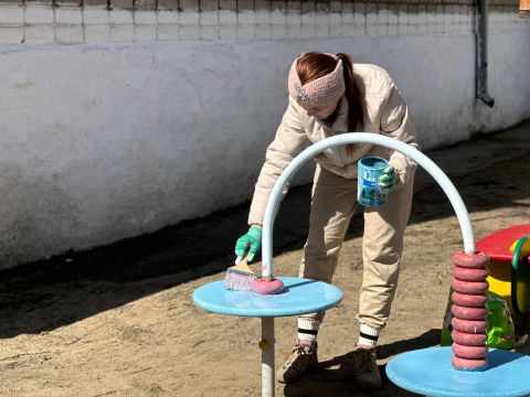 Фото-репортаж: Юные экологи НЗМУ провели свой первый взрослый субботник