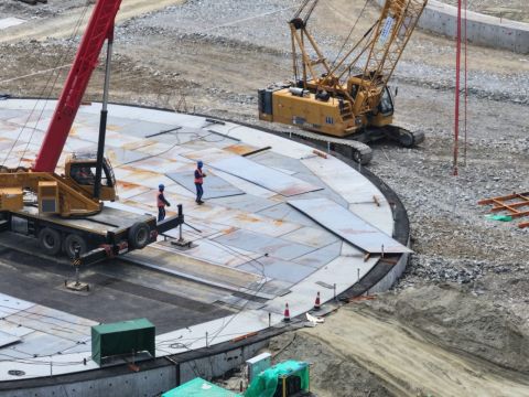 Фото-репортаж: НЗМУ приступил к монтажу резервуаров хранения